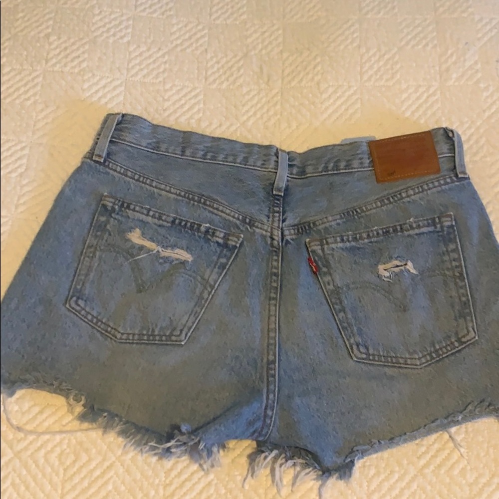 Levi’s shorts - Picture 2 of 4